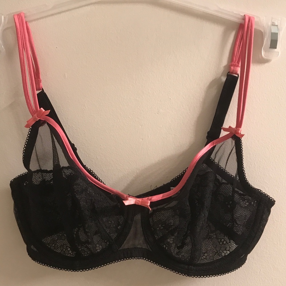 NWOT B. Tempt’d Pink Lined Bra